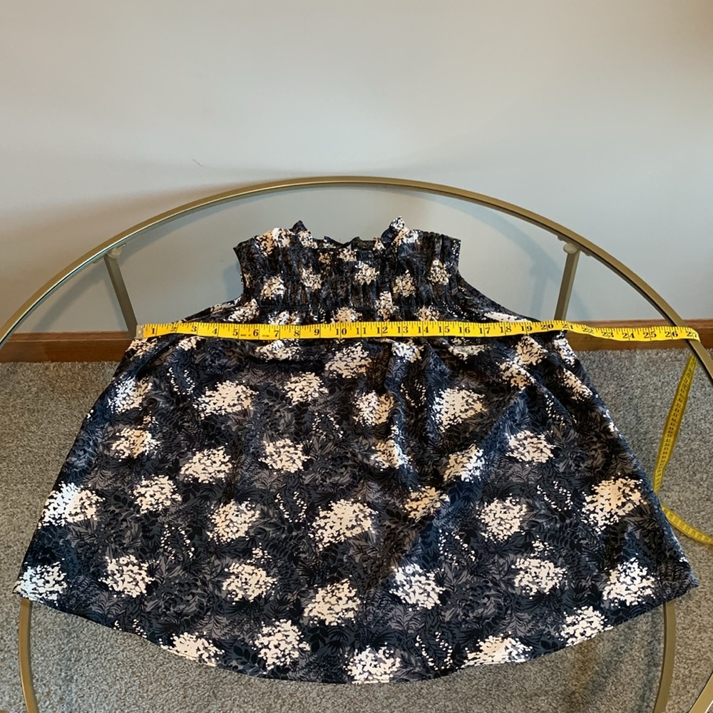 Joie Sleeveless Floral hydrangea top - Picture 10 of 16